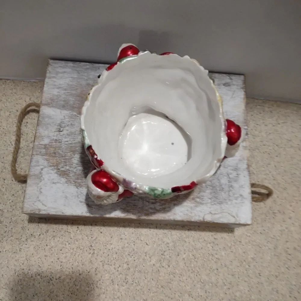 Ceramic Santa Dish. Hand Crafted - Picture 7 of 8